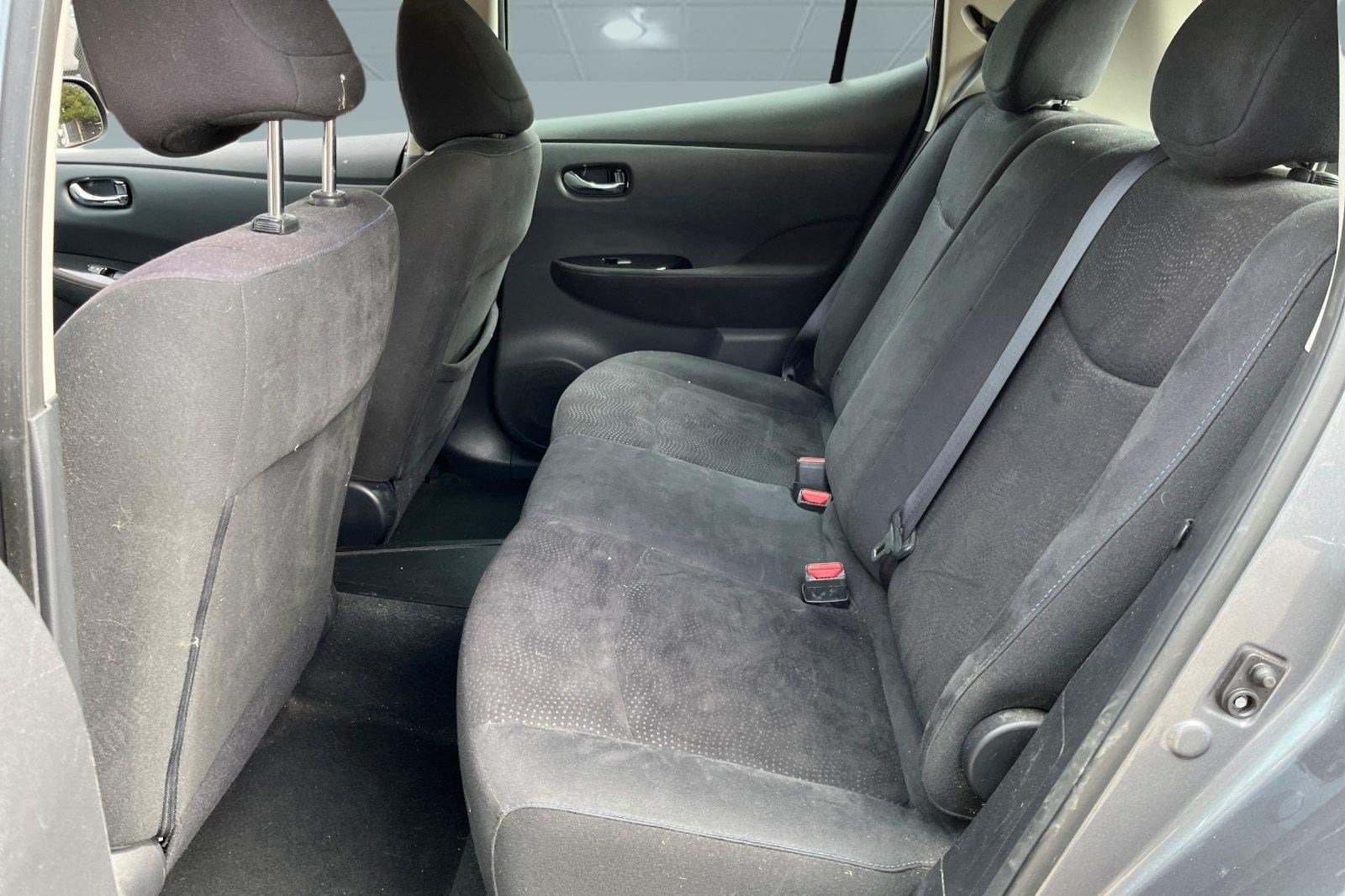 Leaf SV Hatchback Hatchback