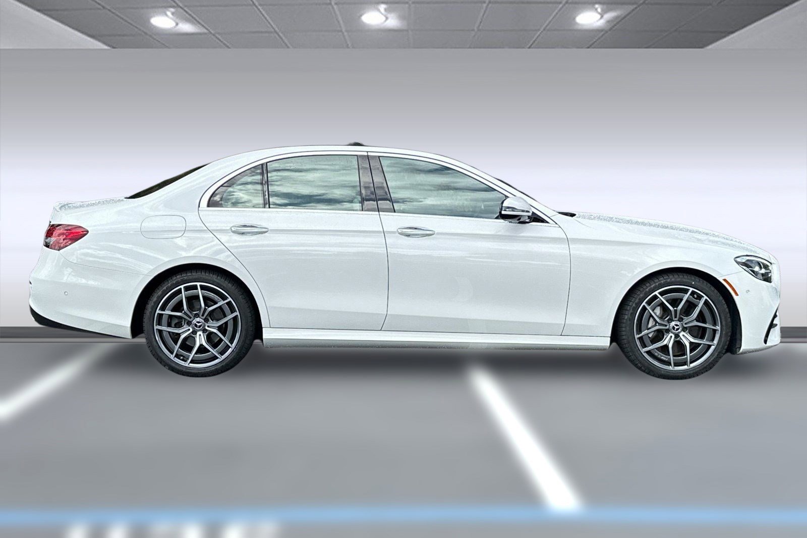 2022 Mercedes Benz E 350 Sedan photo 2