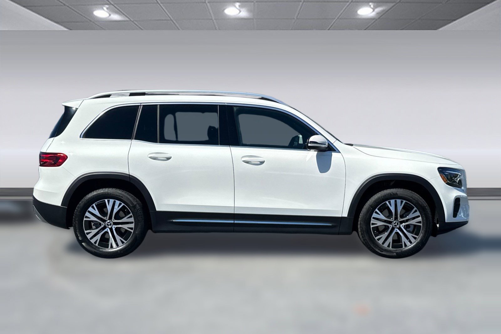 2026 Mercedes-Benz GLB 250 SUV photo 3
