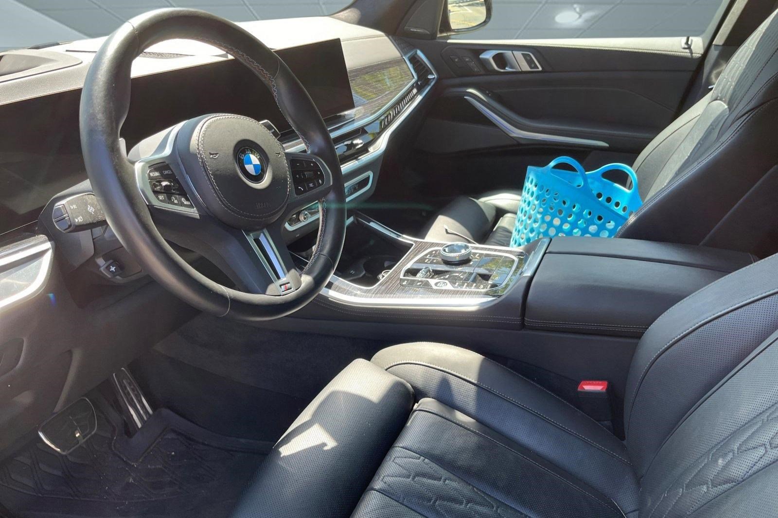 2024 BMW X5 M60i Sports Activity Vehicle photo 3