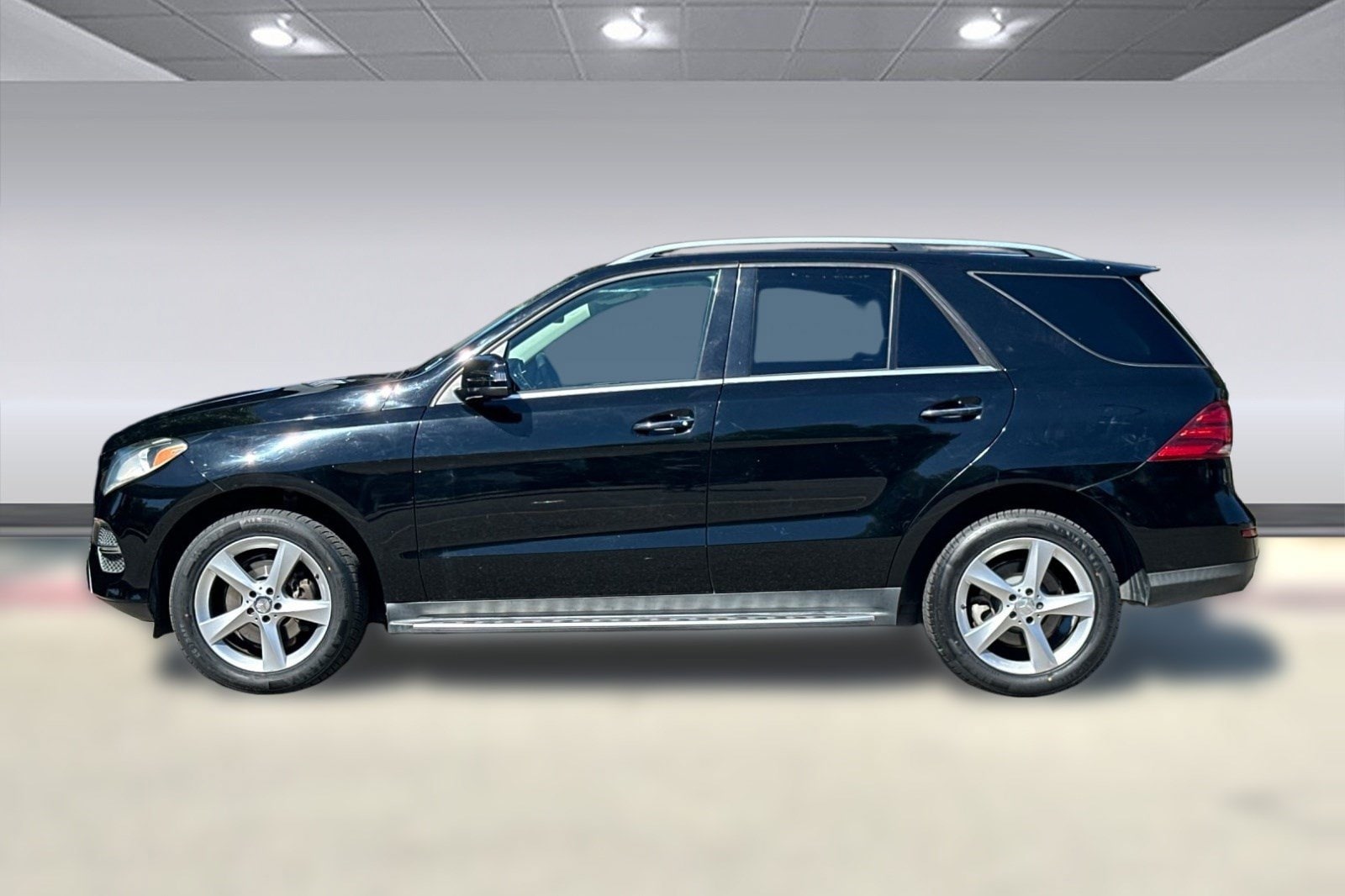 Used 2016 Mercedes-Benz GLE-Class GLE350 with VIN 4JGDA5JB5GA687486 for sale in Concord, CA