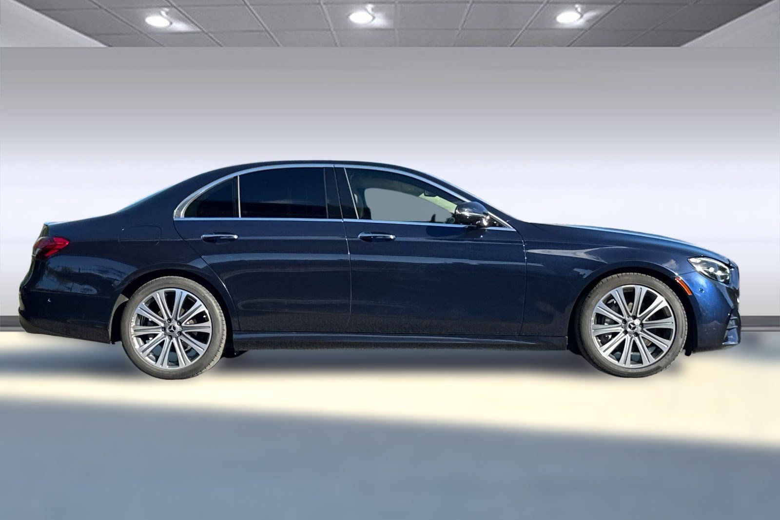 2022 Mercedes Benz E 350 Sedan photo 2