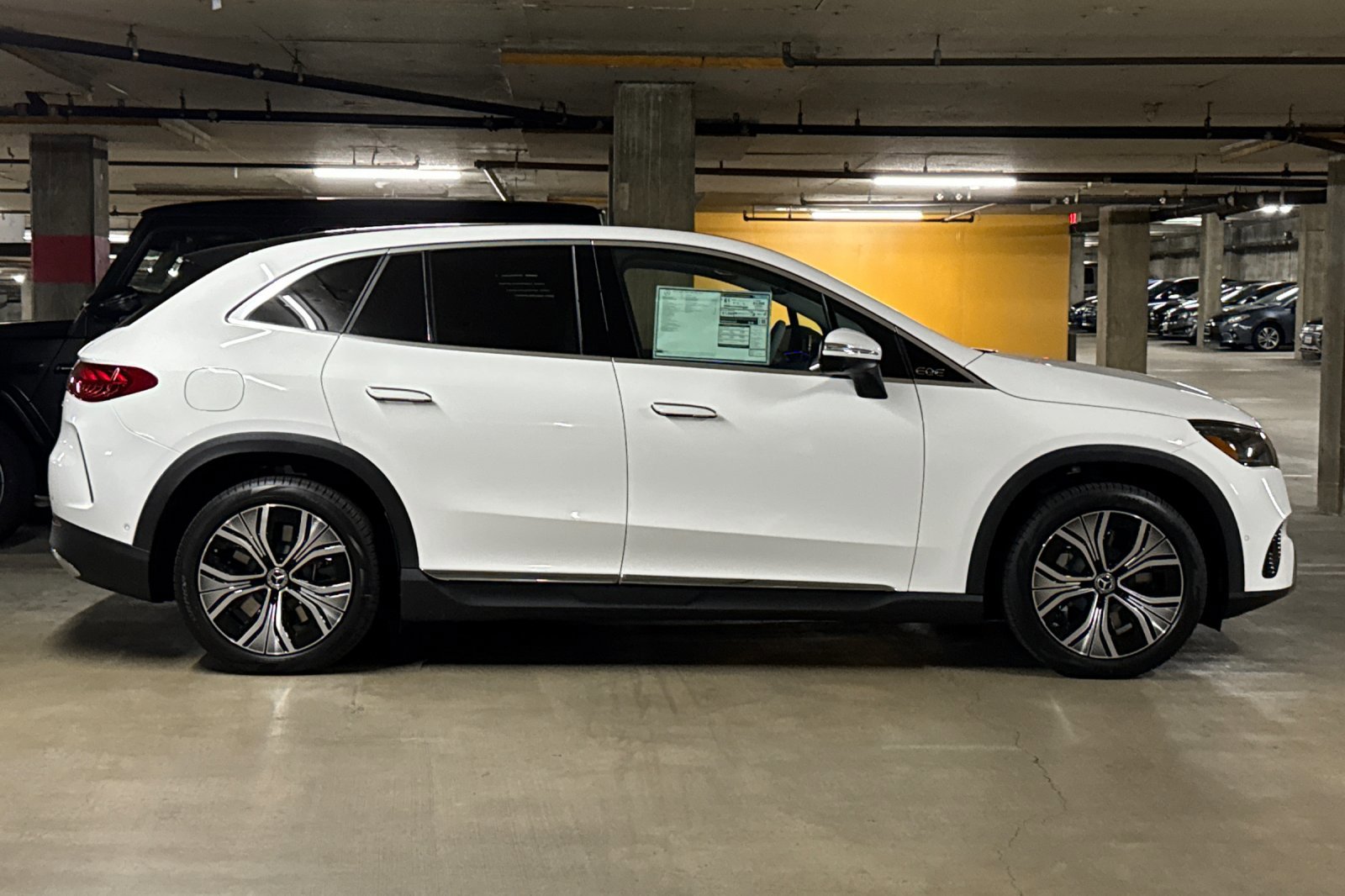 2025 Mercedes Benz EQE SUV 350 4MATIC photo 3