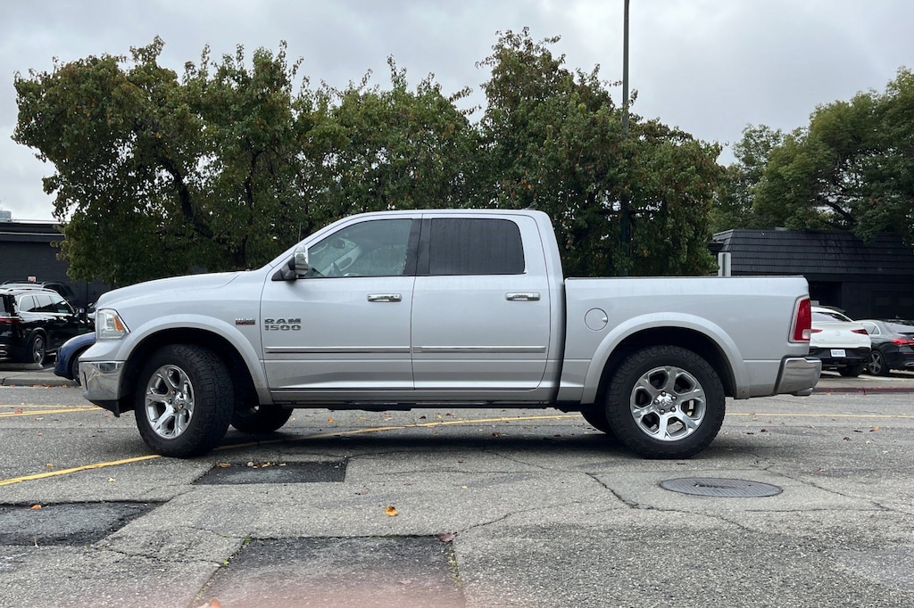Used 2016 Ram 1500 4WD Crew Cab 140.5" Laramie Truck Crew Cab