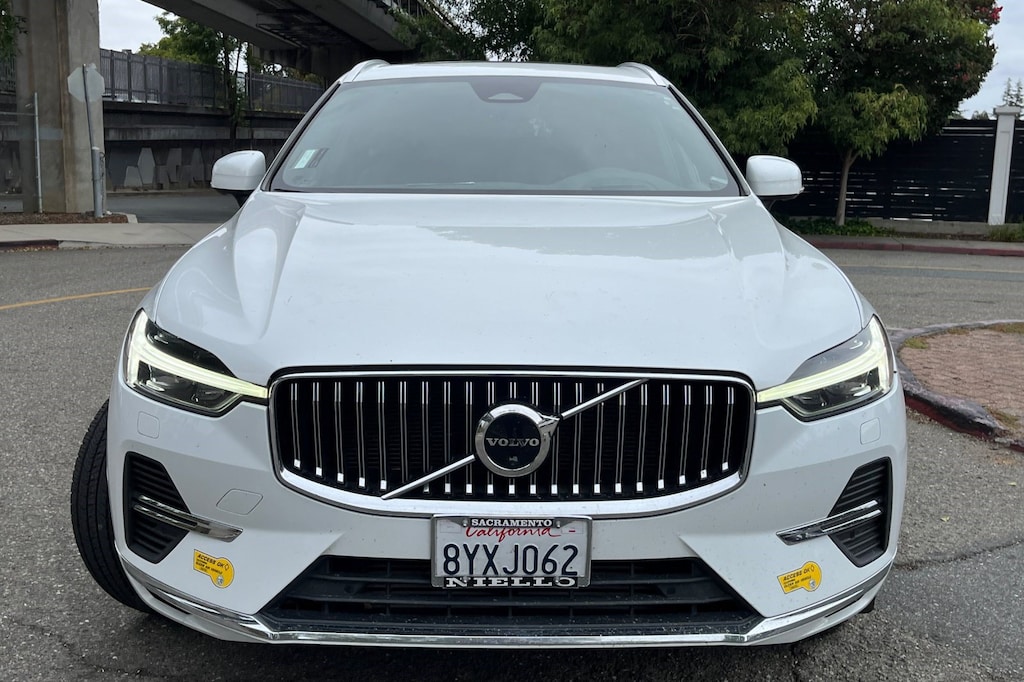 Used 2022 Volvo XC60 Recharge Plug-In Hybrid T8 eAWD PHEV Inscription Expression SUV