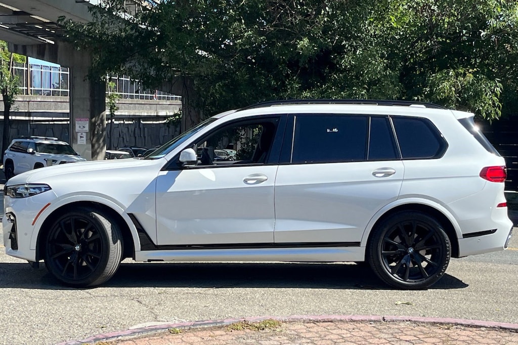 Used 2022 BMW X7 xDrive40i Sports Activity Vehicle SUV