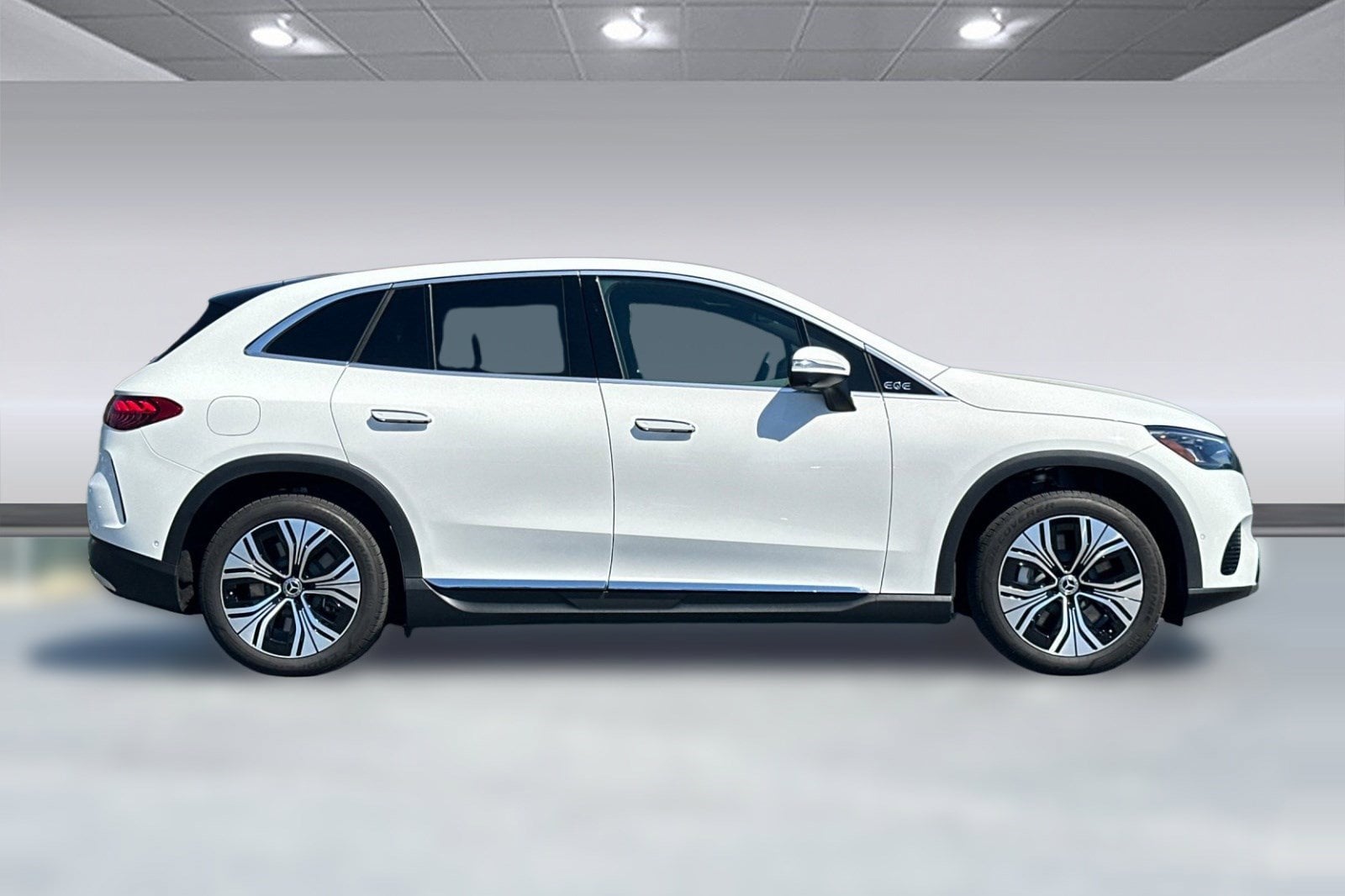 2026 Mercedes-Benz EQE 320 4MATIC SUV photo 6