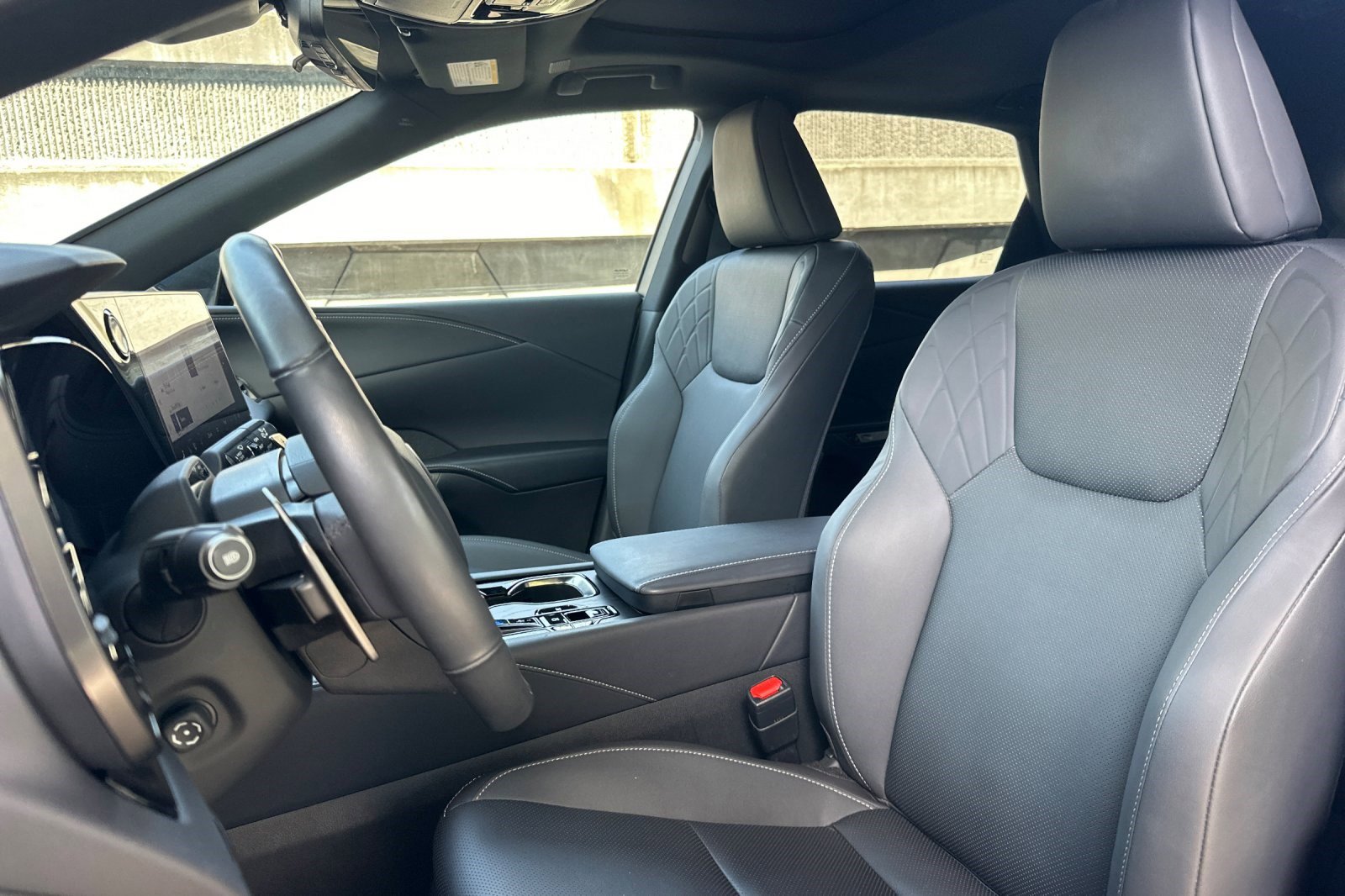 2023 LEXUS RX 350h AWD photo 4