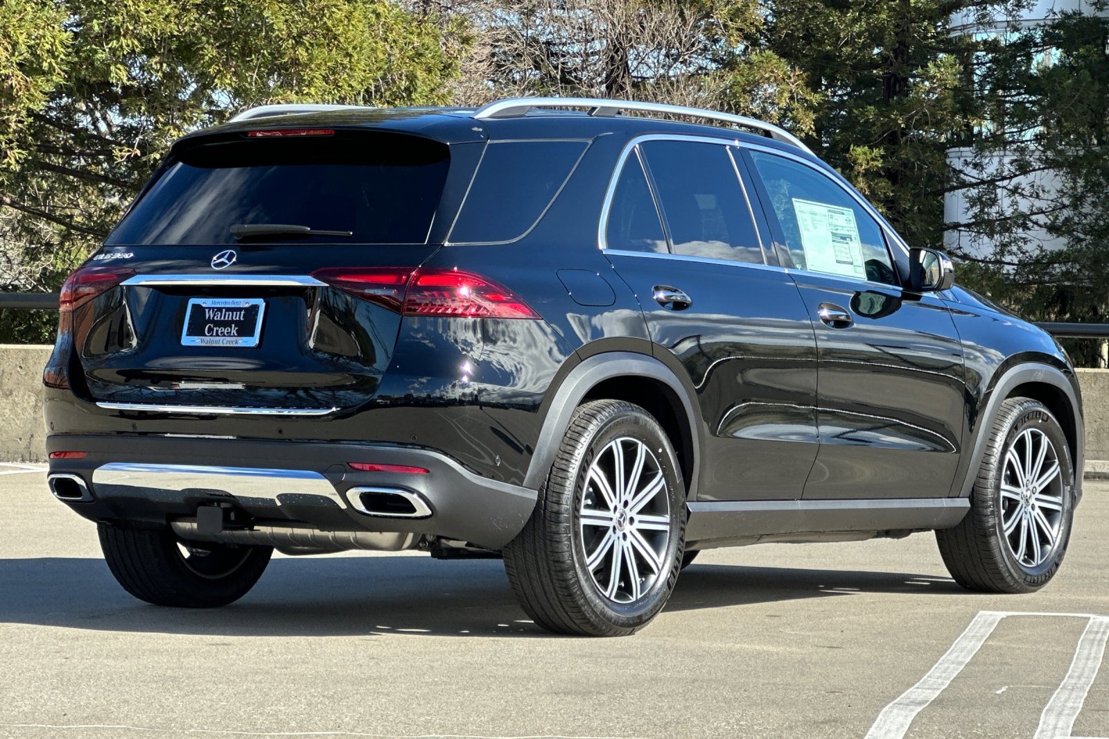 2025 Mercedes Benz GLE 350 photo 3
