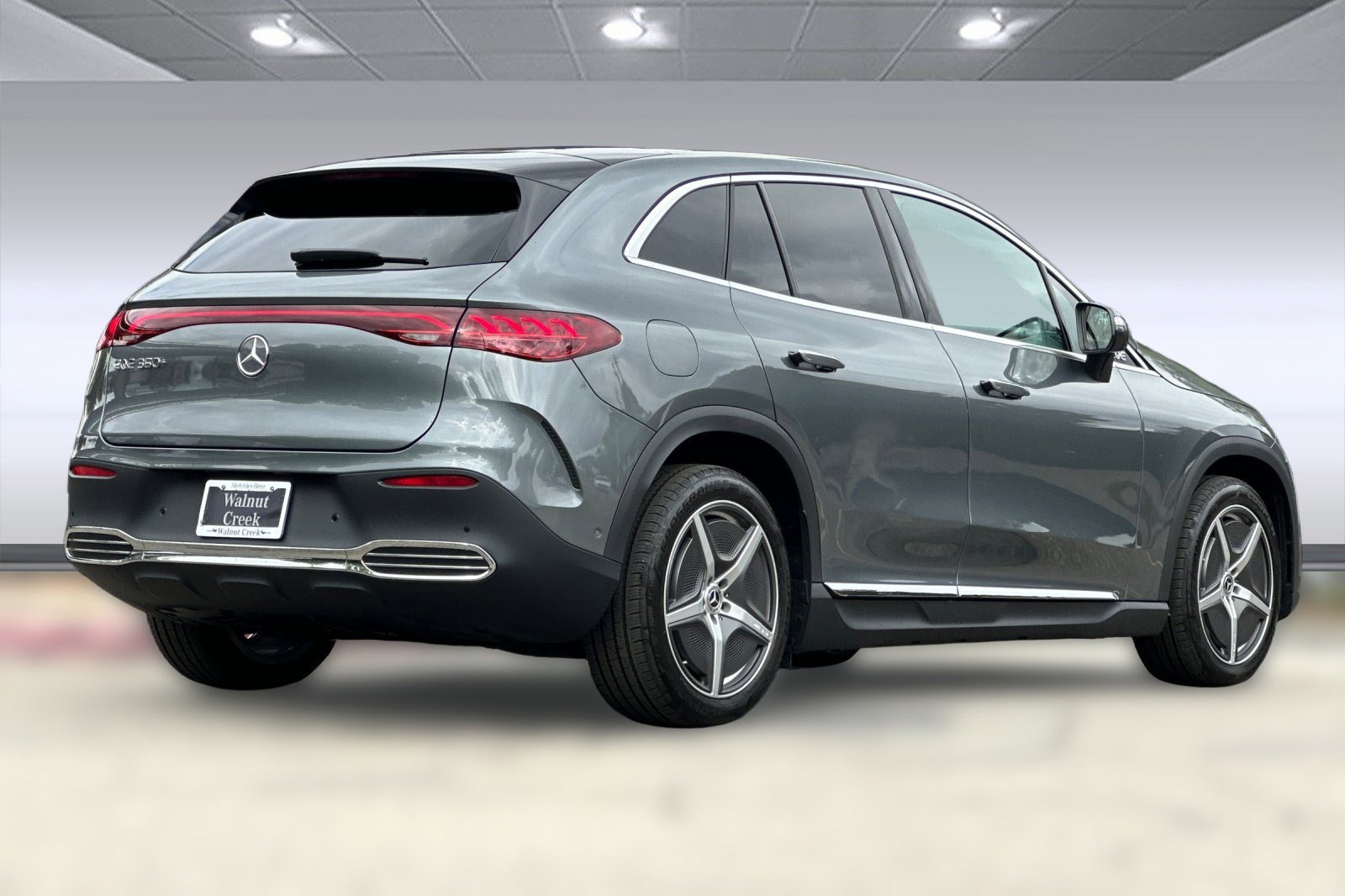 2024 Mercedes Benz EQE-Class SUV photo 2
