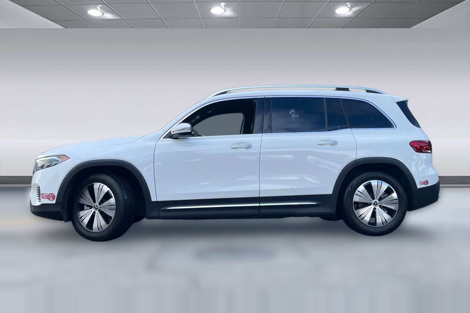 2023 Mercedes-Benz EQB 300 4MATIC SUV photo 2