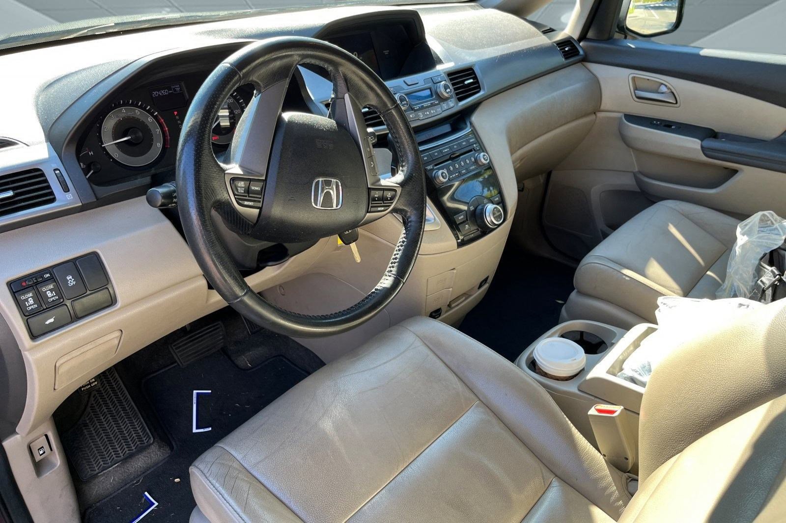 2012 Honda Odyssey EX-L photo 3