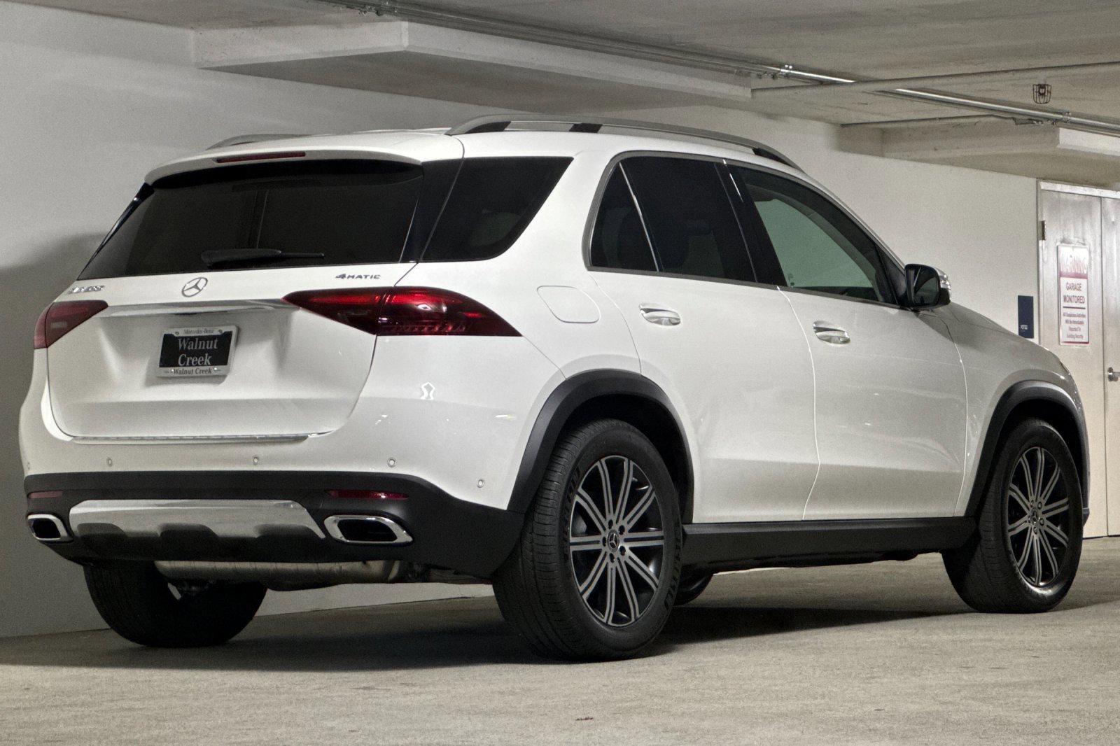 2025 Mercedes Benz GLE 350 photo 4