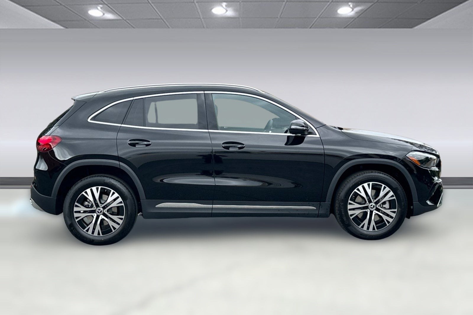 2026 Mercedes-Benz GLA 250 SUV photo 3