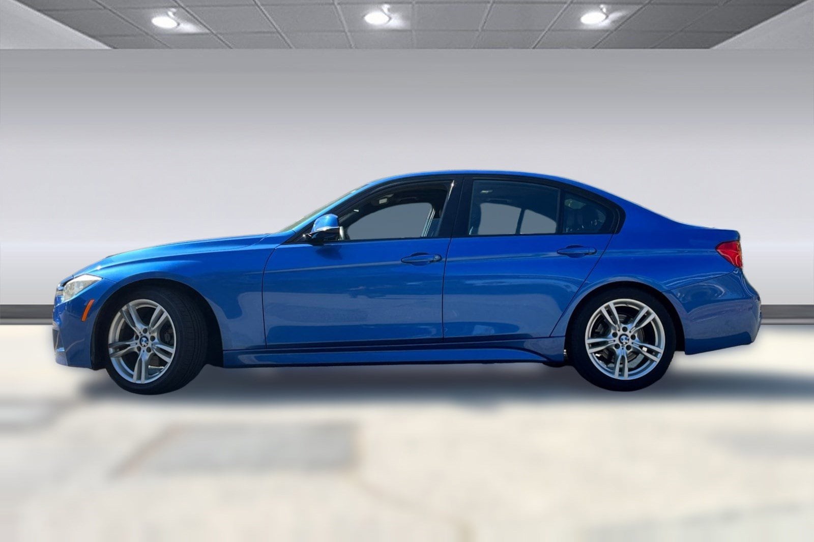 2015 BMW 3 Series 4dr Sdn 328d RWD photo 2