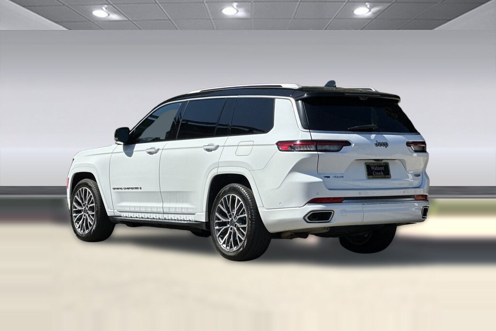 Used 2022 Jeep Grand Cherokee L Summit Reserve 4x4 SUV