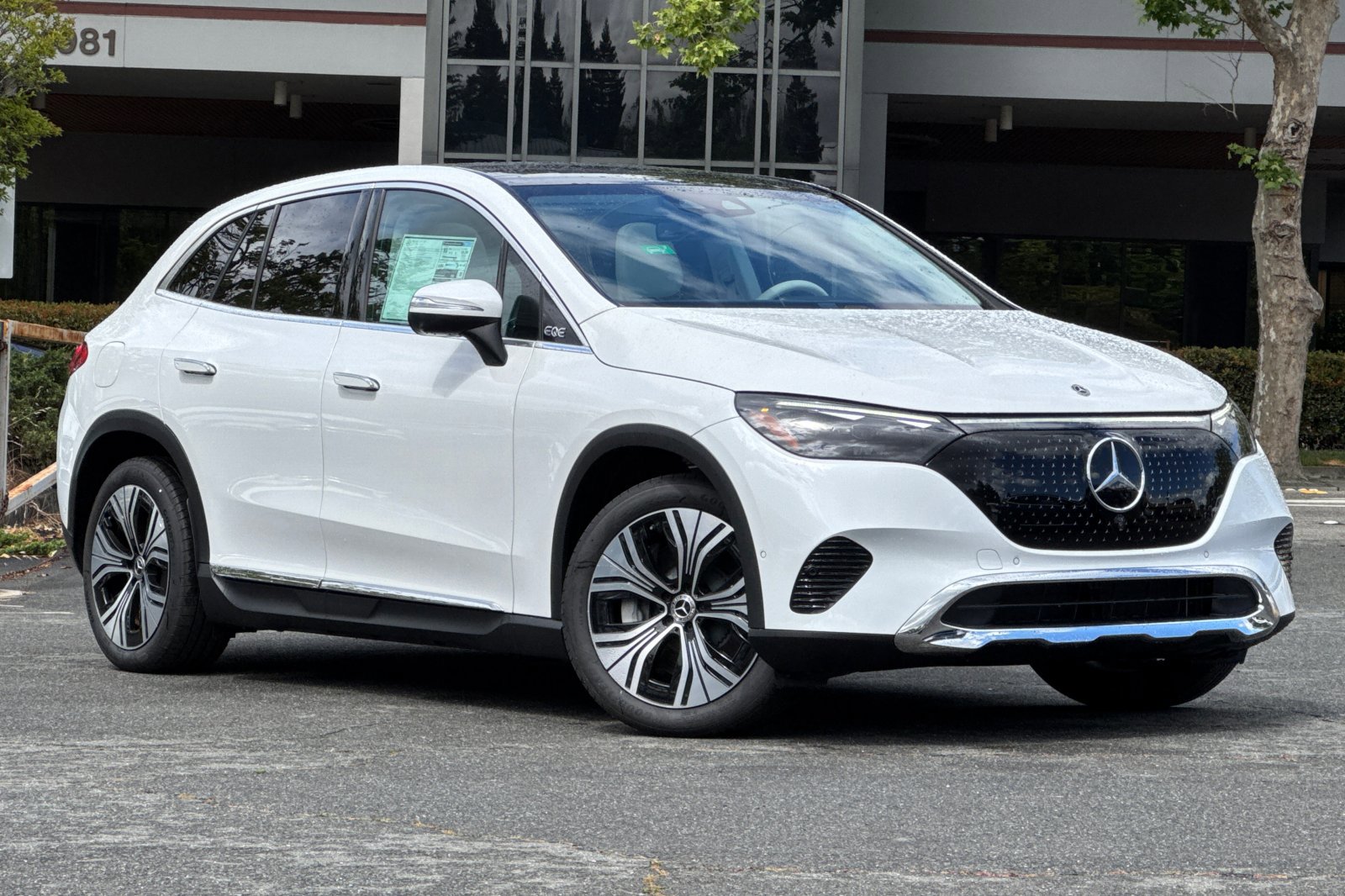 2025 Mercedes Benz EQE SUV 350 photo 2