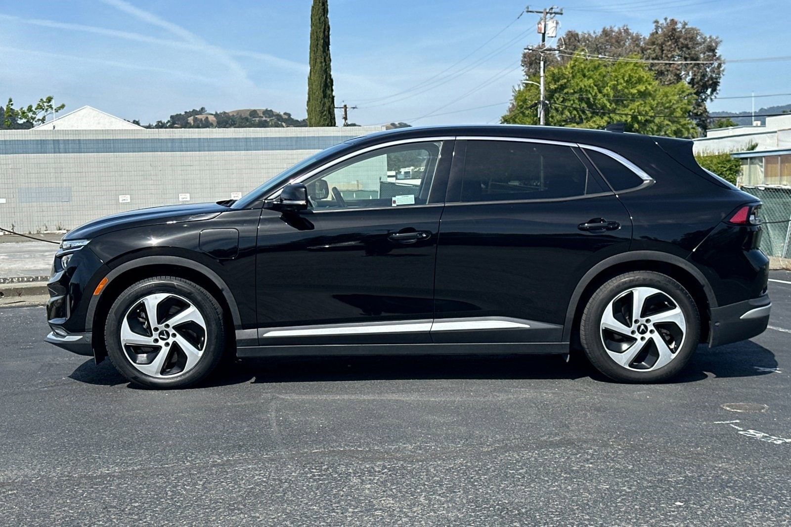 Used 2023 VinFast VF 8 ECO with VIN RLLV1AEB8PH002549 for sale in Walnut Creek, CA