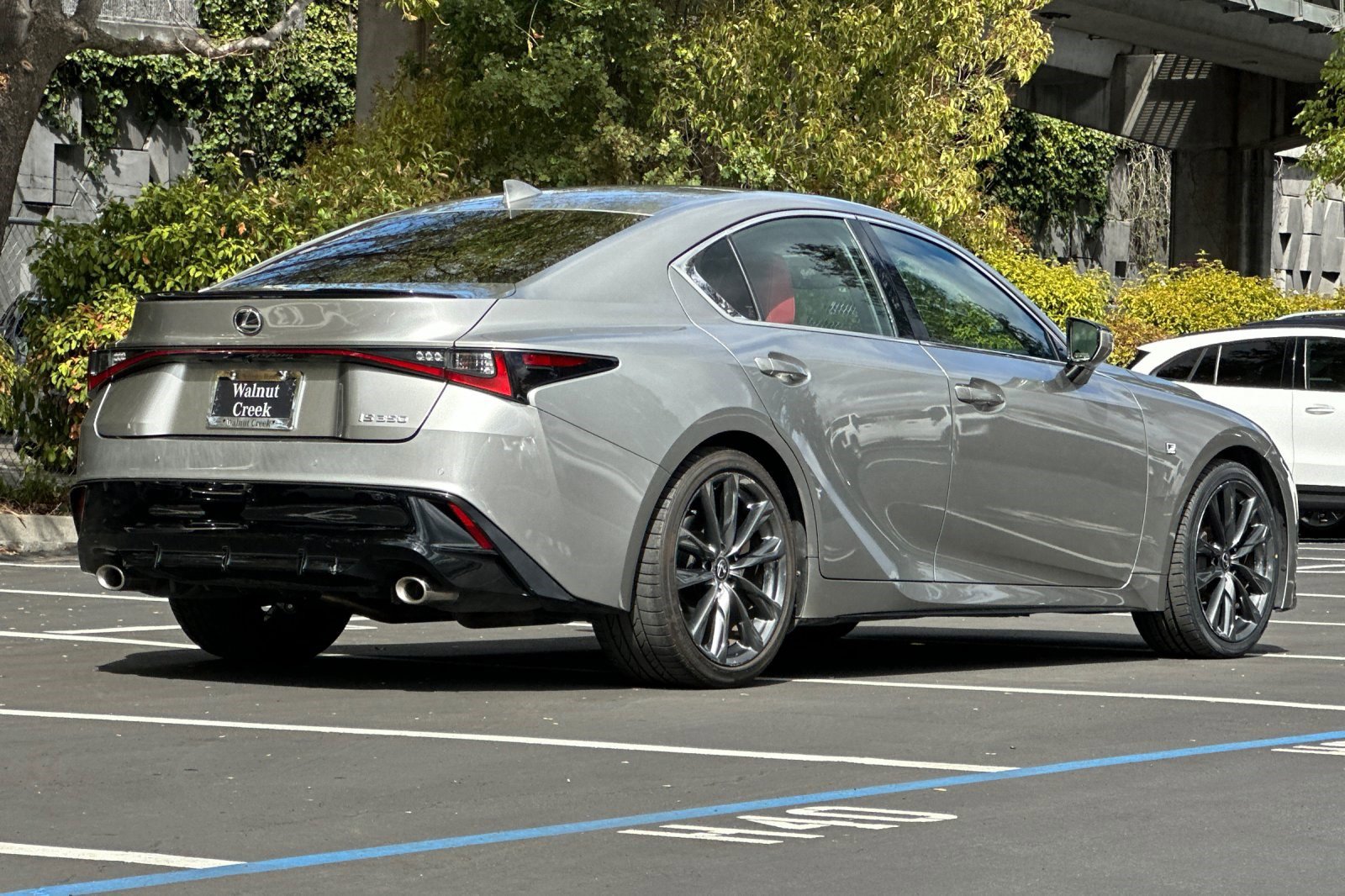 2023 Lexus IS 350 F SPORT photo 3