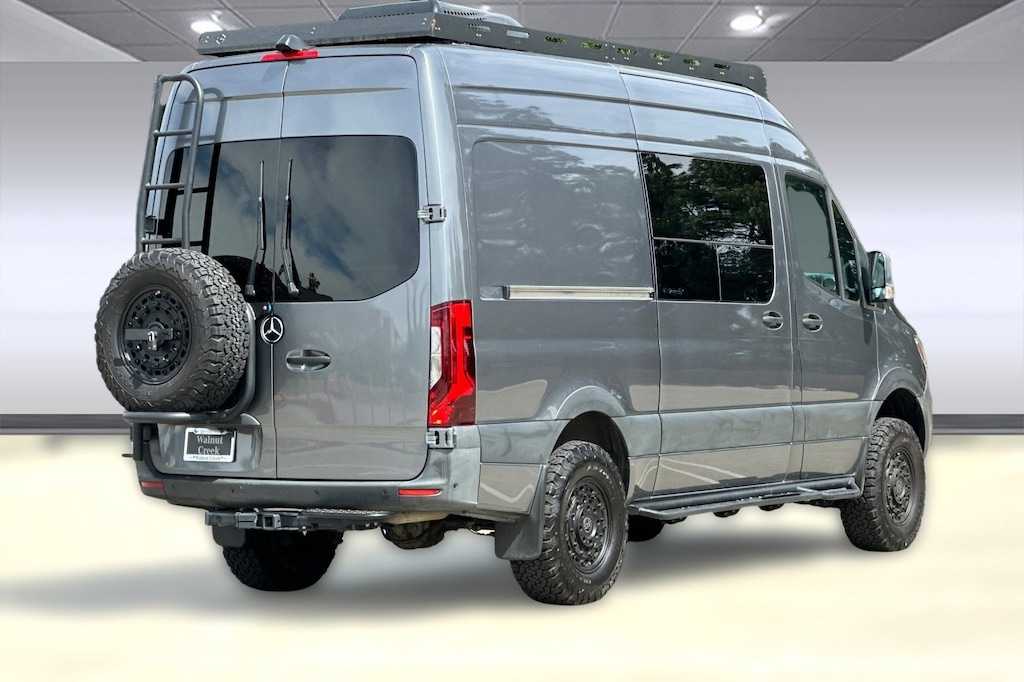Used 2021 Mercedes-Benz Sprinter Crew Van 2500 Standard Roof V6 144" 4WD Van Crew Van