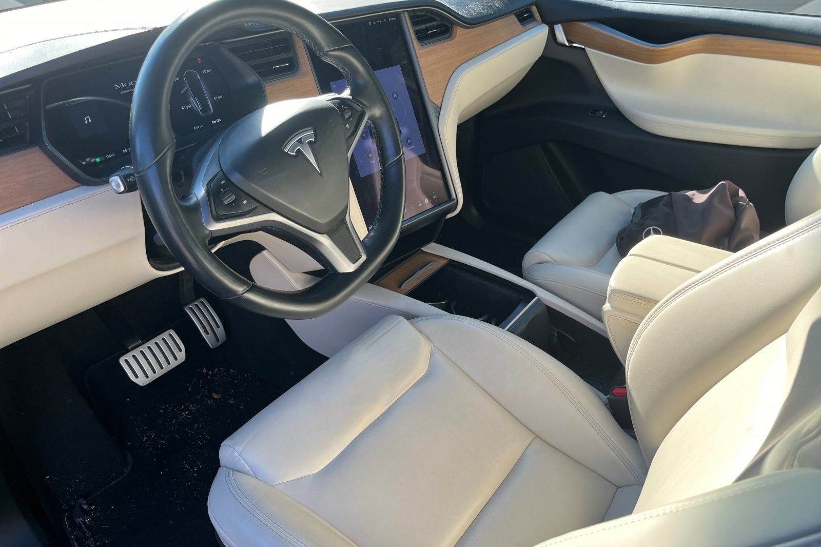 2020 Tesla Model X Performance photo 2