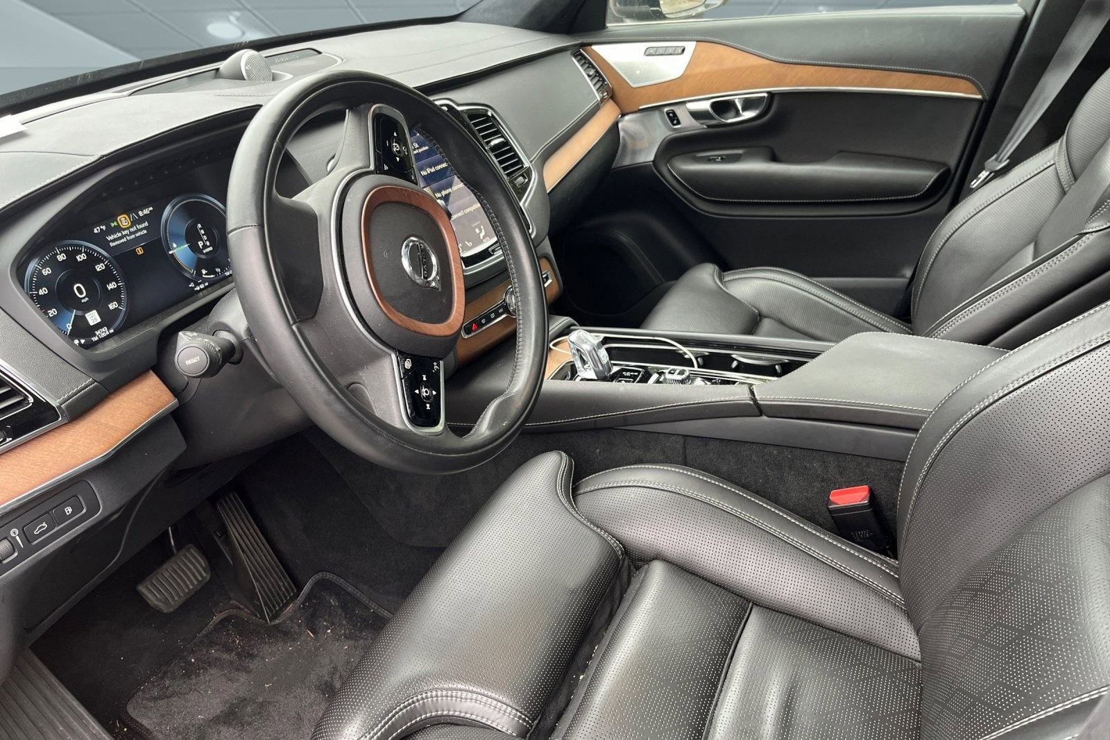 2017 Volvo XC90 T8 Excellence photo 4