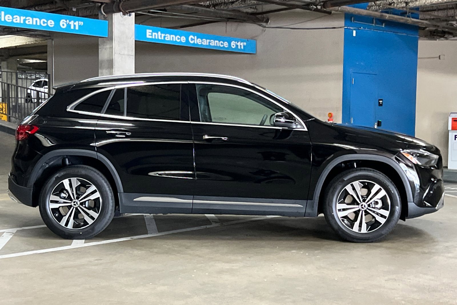 2025 Mercedes Benz GLA 250 photo 2