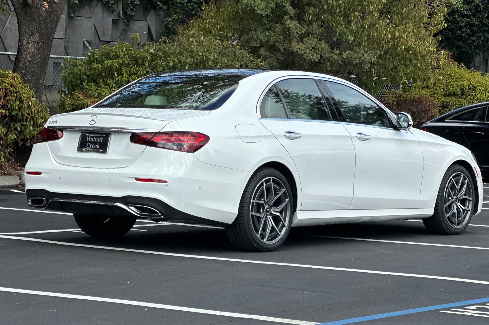 2022 Mercedes Benz E 350 Sedan photo 2