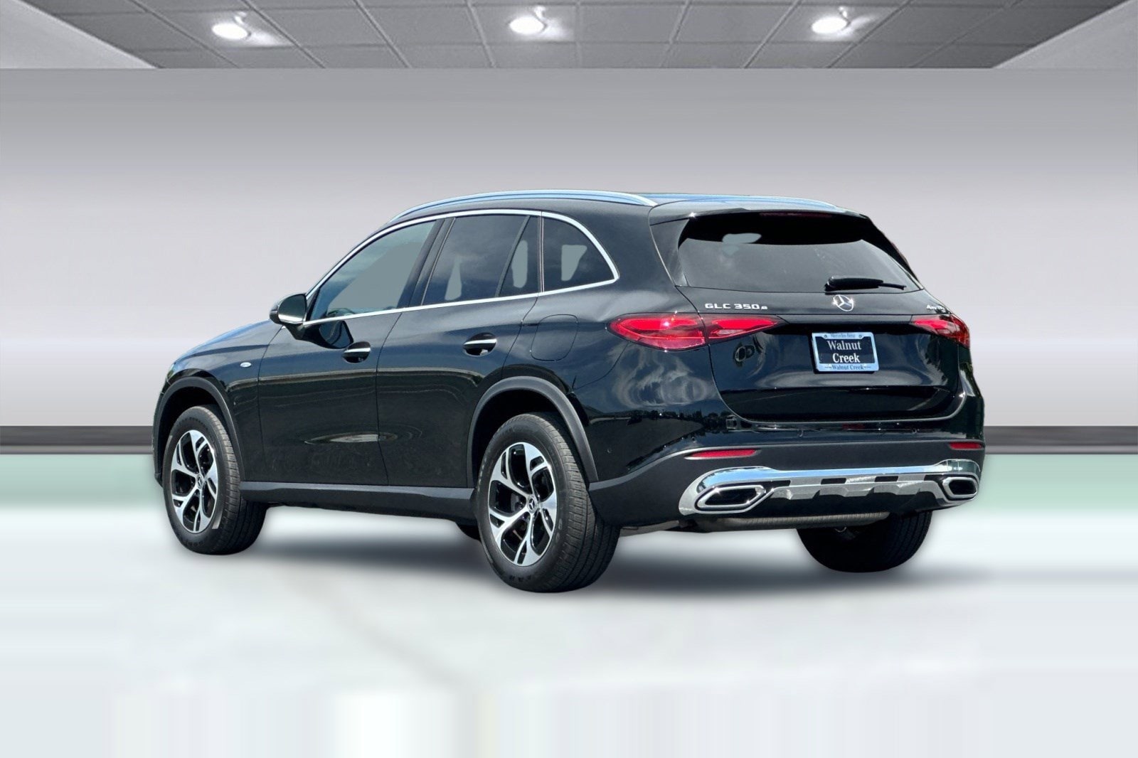 2025 Mercedes-Benz GLC 350e 4MATIC SUV photo 2