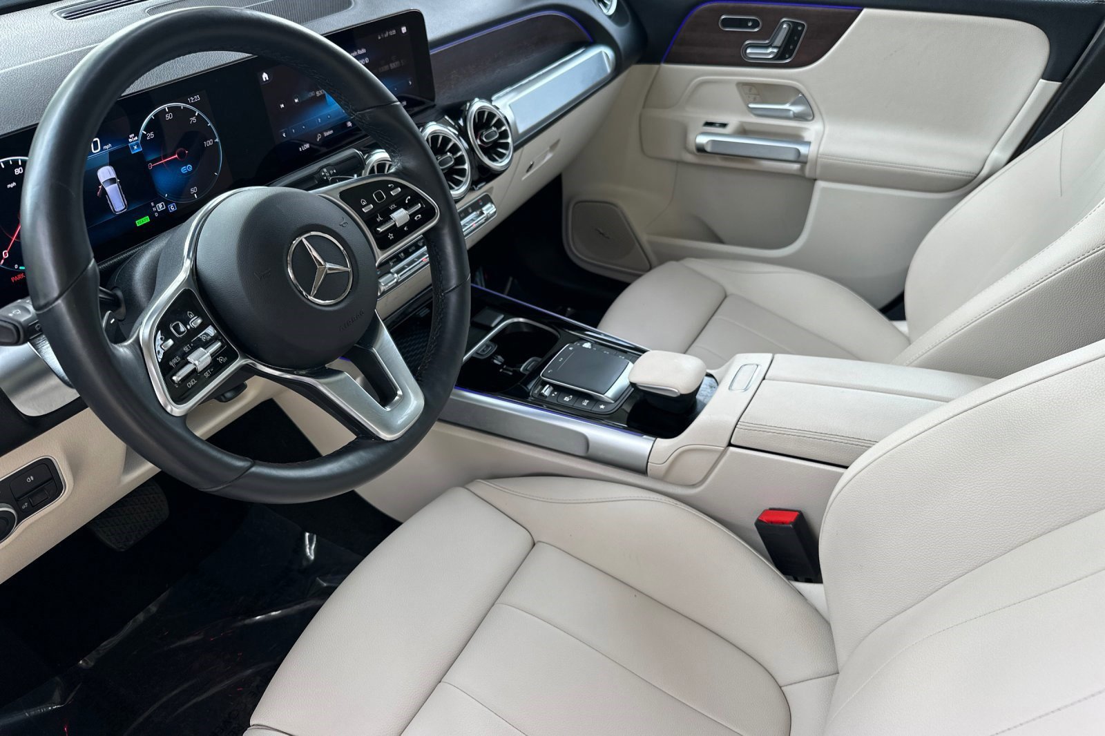 2023 Mercedes Benz EQB 300 4MATIC photo 4