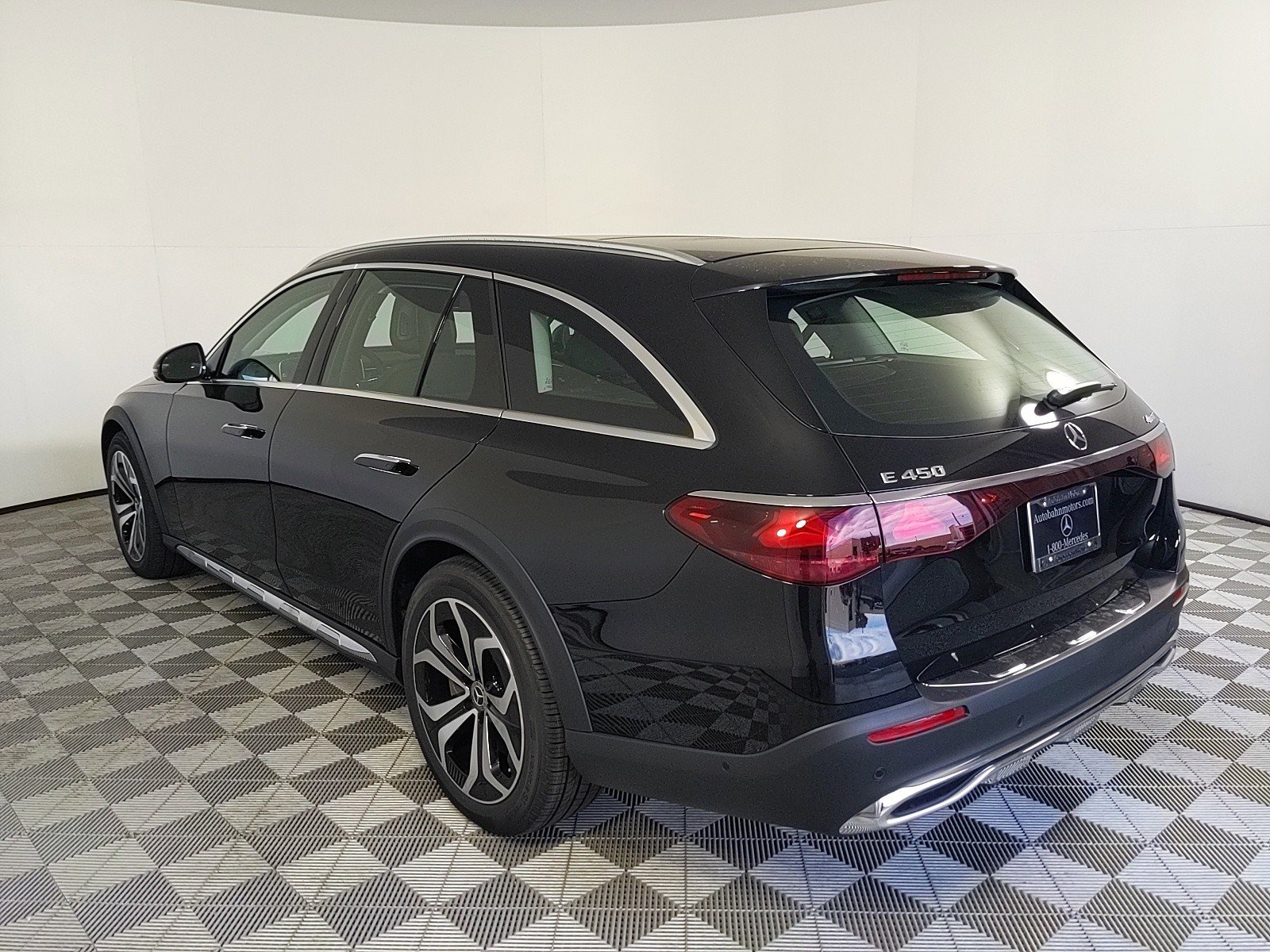 2025 Mercedes Benz E 450 4MATIC All-Terrain Wagon photo 3