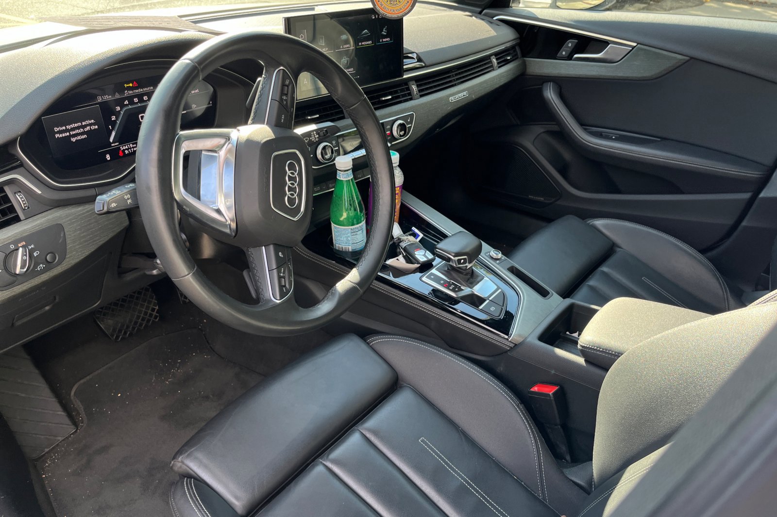 2023 Audi A4 S line Premium Plus 45 TFSI Quattro photo 3