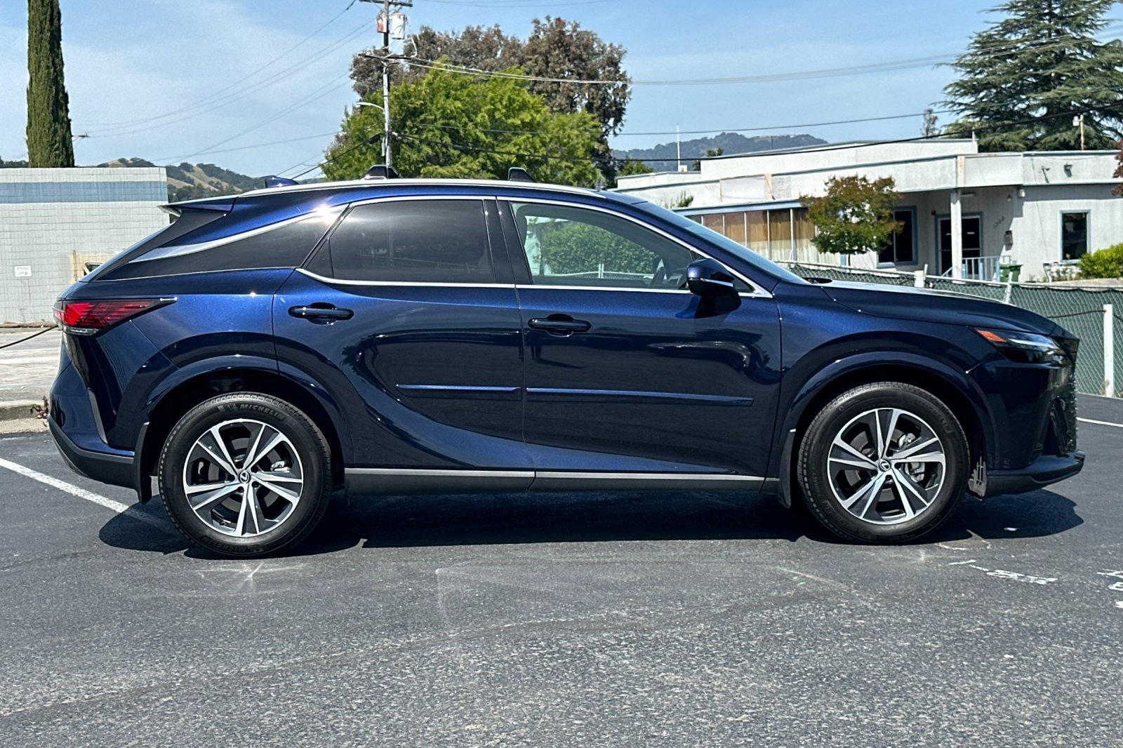 2023 LEXUS RX 350h AWD photo 3
