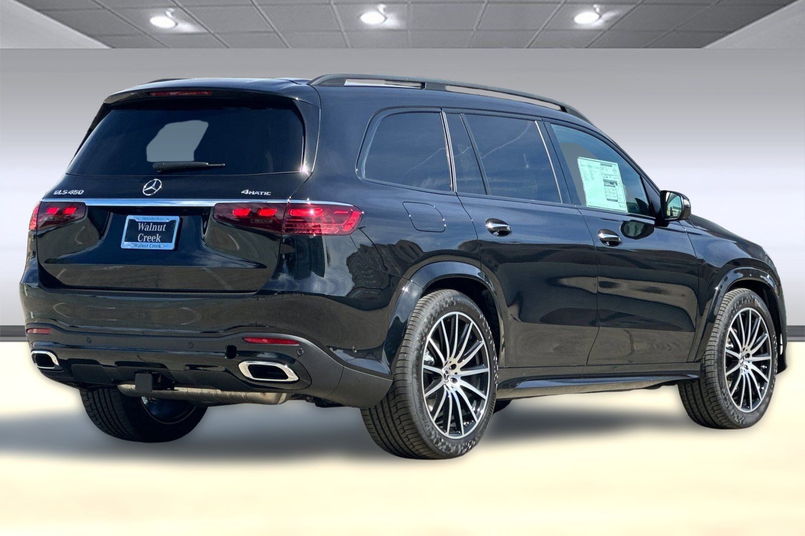 2025 Mercedes Benz GLS 450 4MATIC photo 2