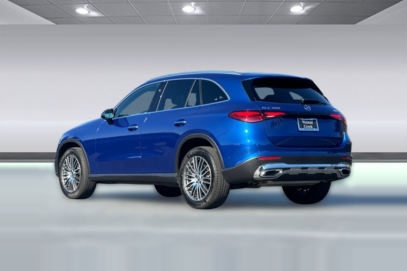 2025 Mercedes-Benz GLC 300 4MATIC SUV photo 2
