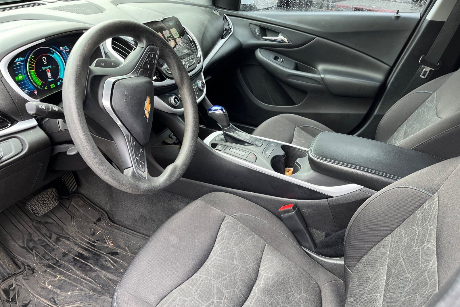 2018 Chevrolet Volt LT photo 3