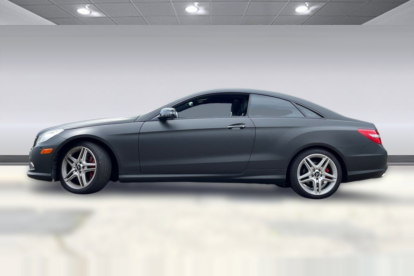 2011 Mercedes-Benz E-Class Coupe photo 2