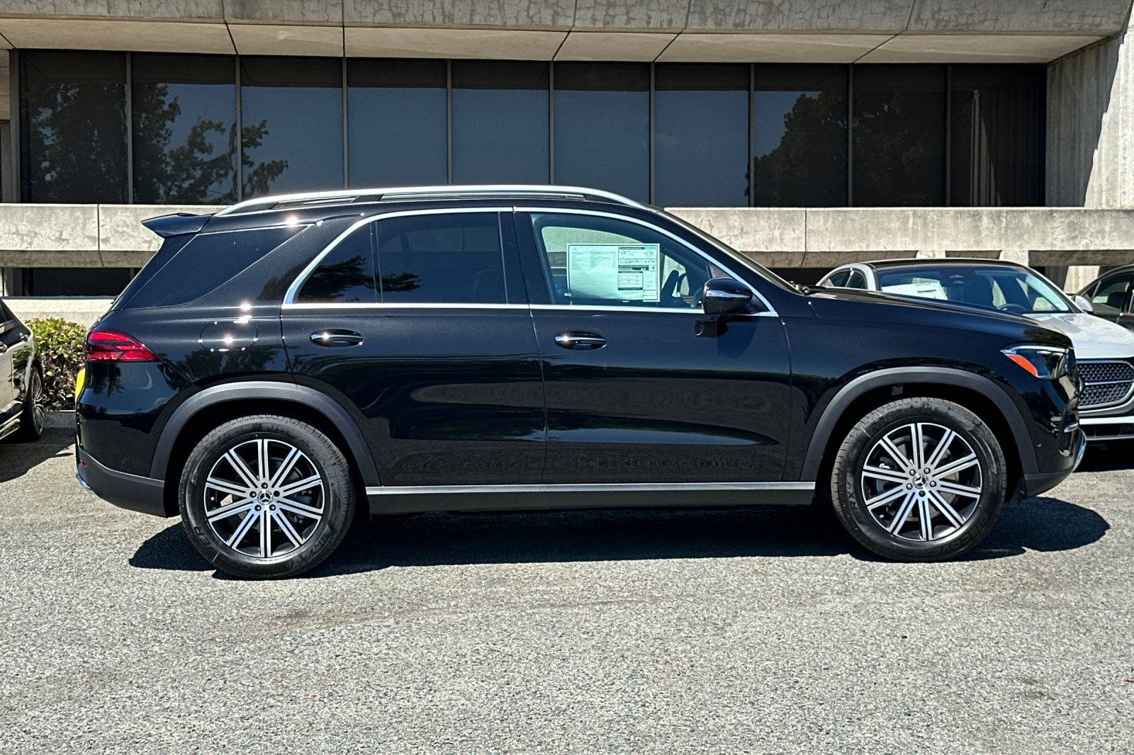 2026 Mercedes Benz GLE 350 4MATIC photo 2