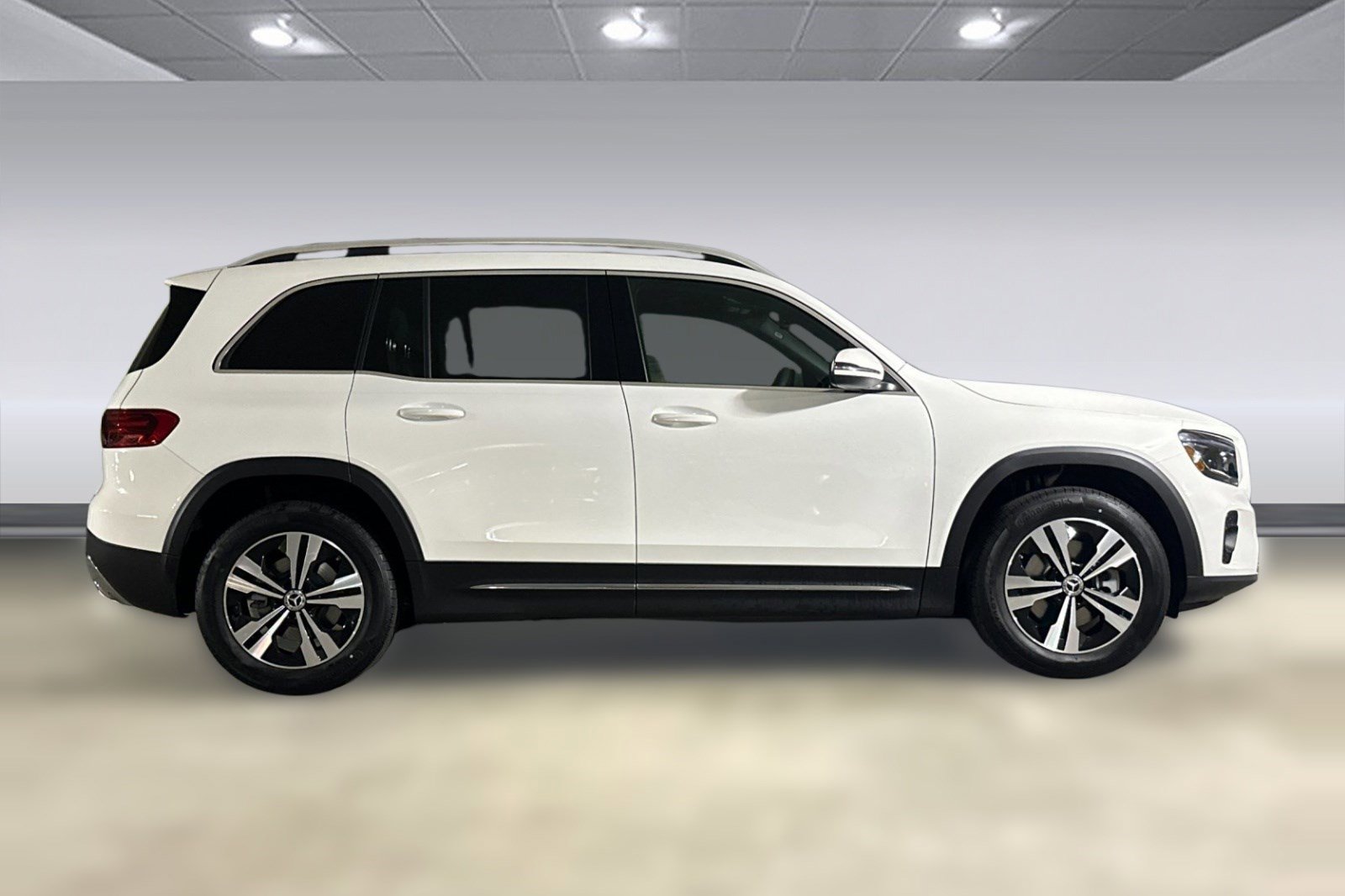 2026 Mercedes-Benz GLB 250 SUV photo 6