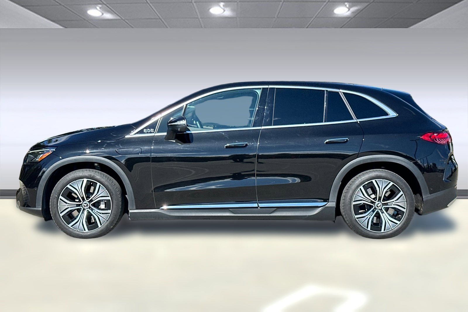 2023 Mercedes Benz EQE SUV 350 4MATIC photo 2