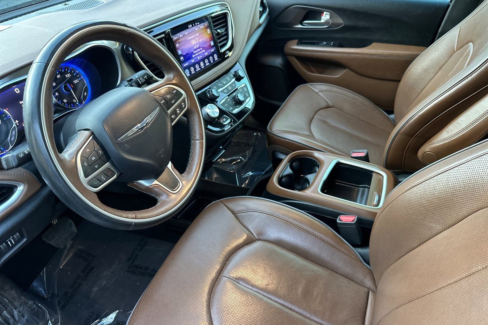 2017 Chrysler Pacifica Limited photo 4