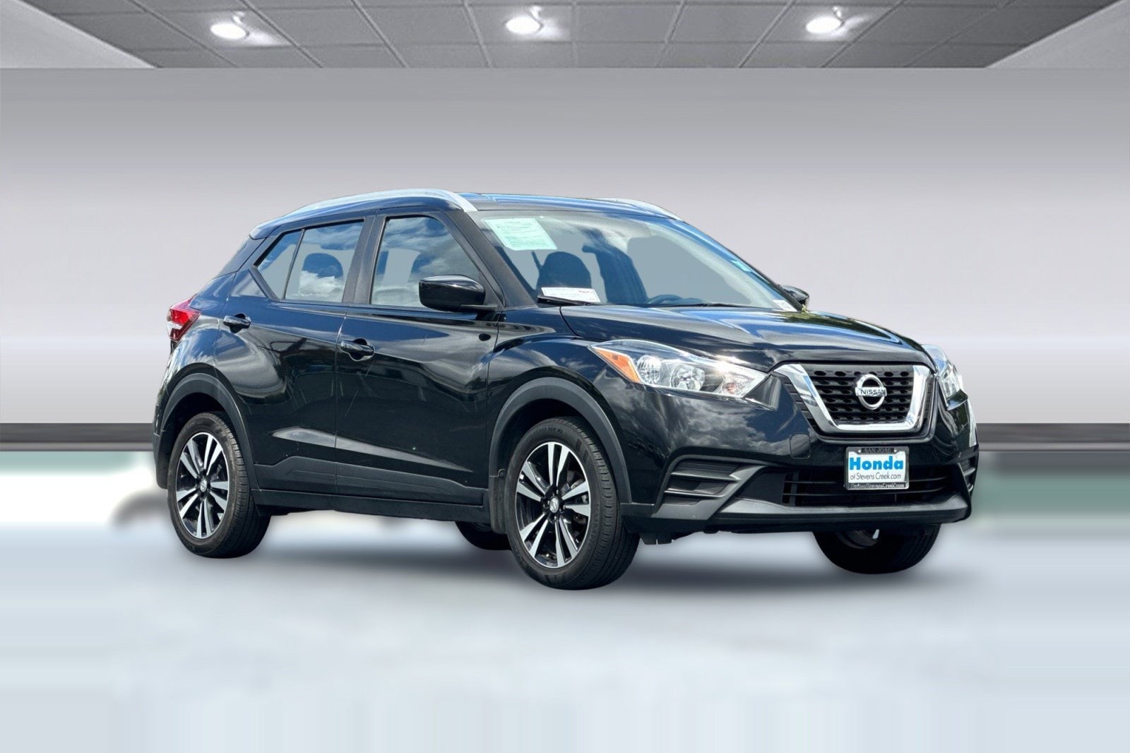 2019 Nissan Kicks SV FWD photo 5