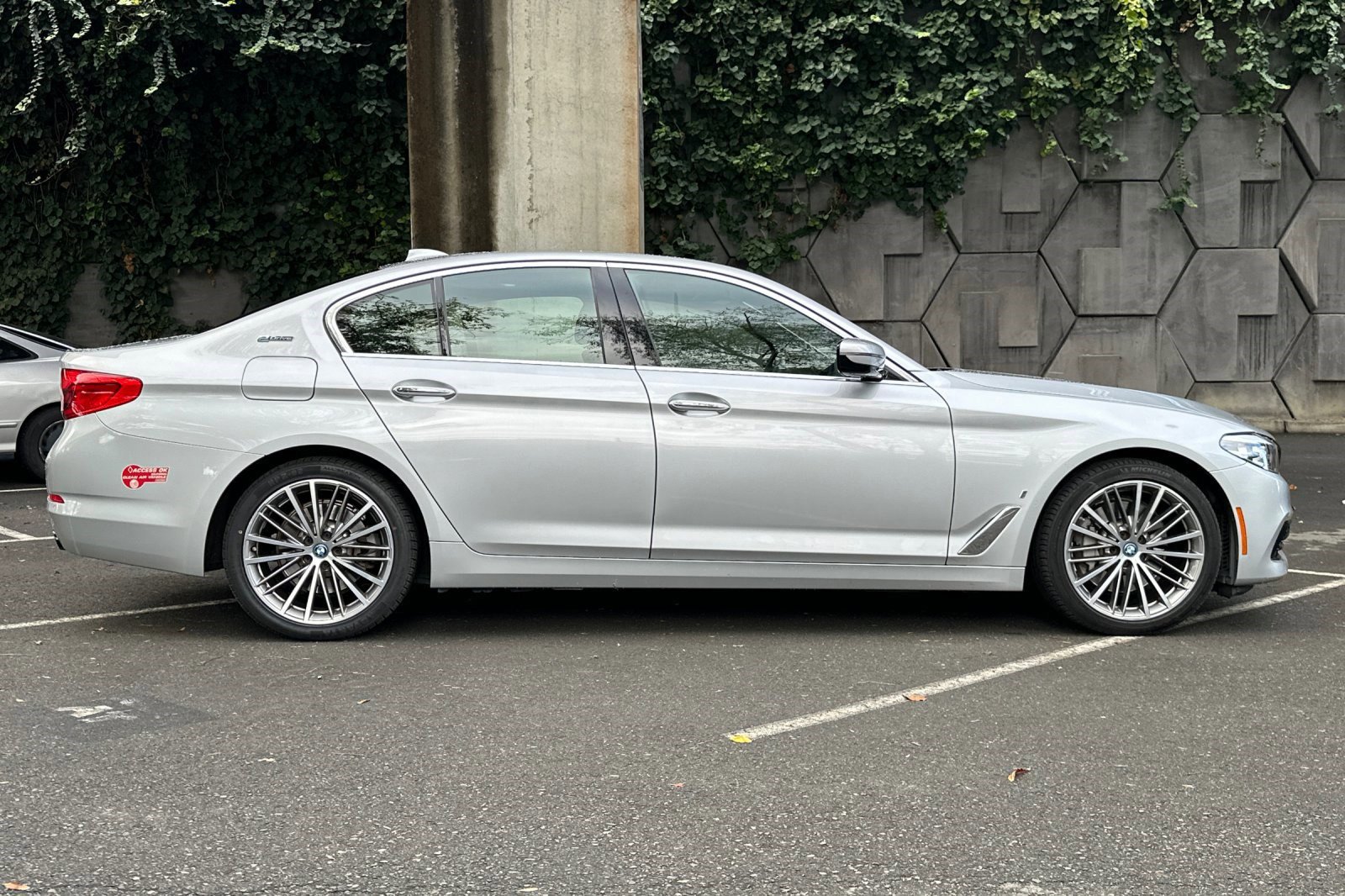 2018 Bmw 530e 5-Series photo 2