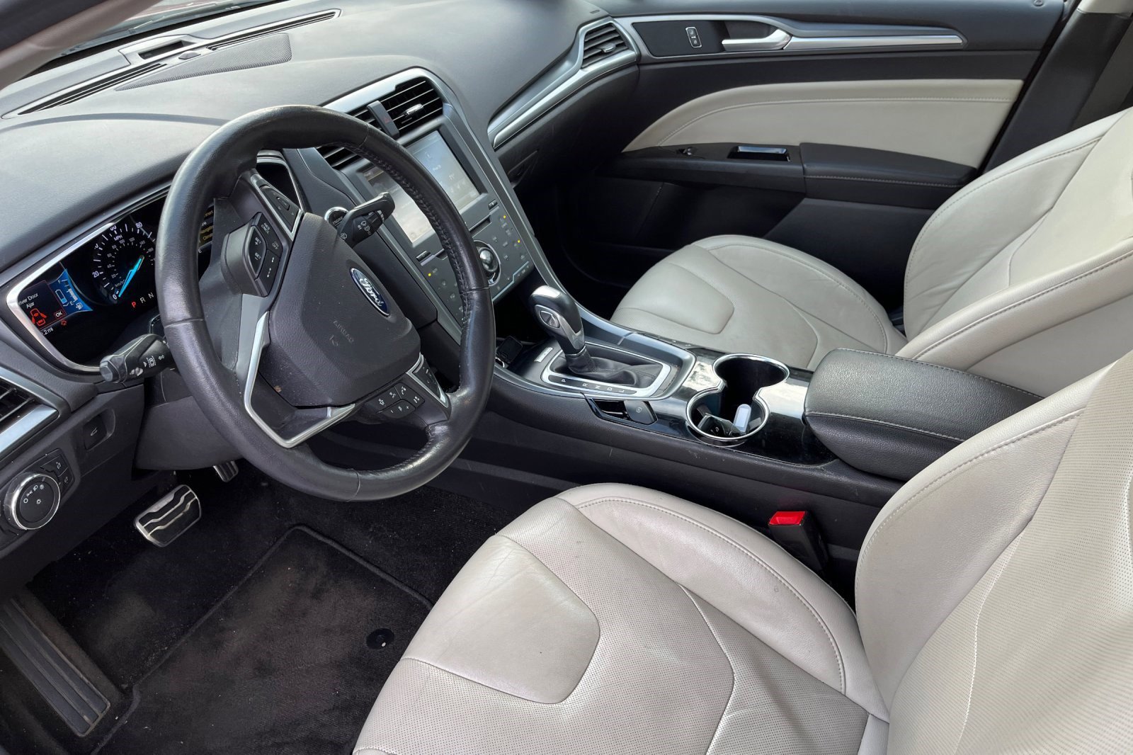 2015 Ford Fusion Energi Titanium photo 3