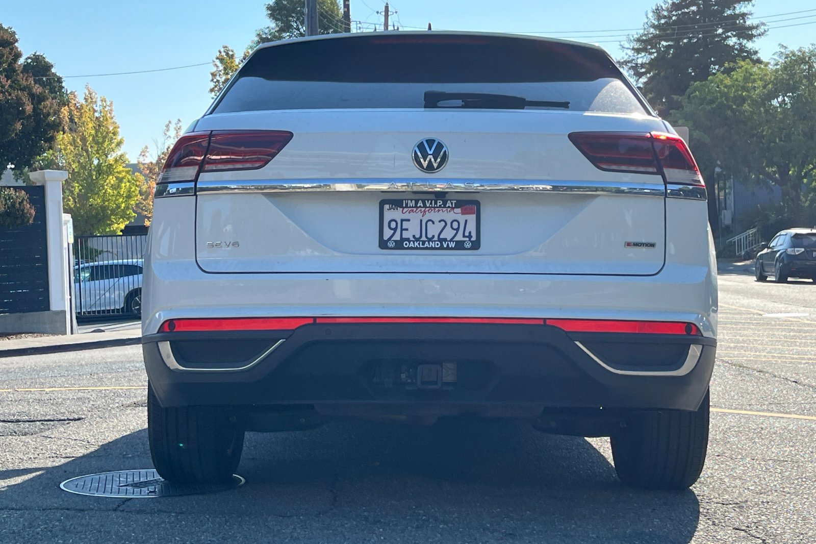 2022 Volkswagen Atlas Cross Sport V6 SE Technology photo 3