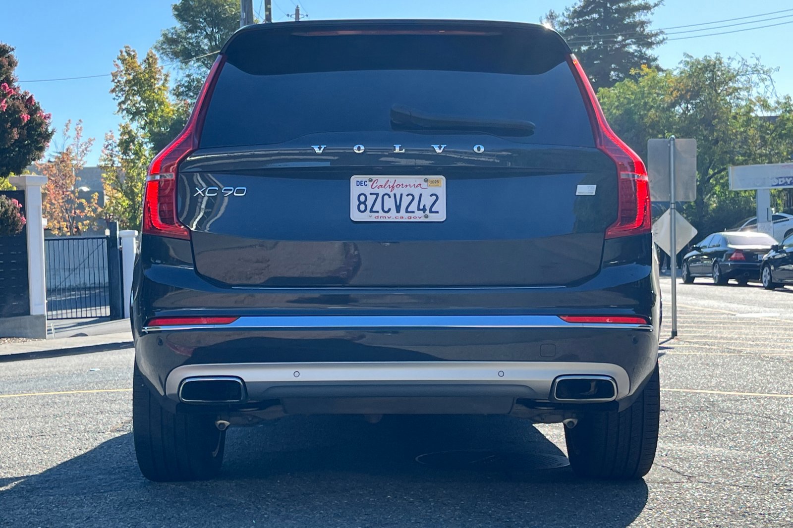 2021 Volvo XC90 Recharge T8 Inscription photo 3