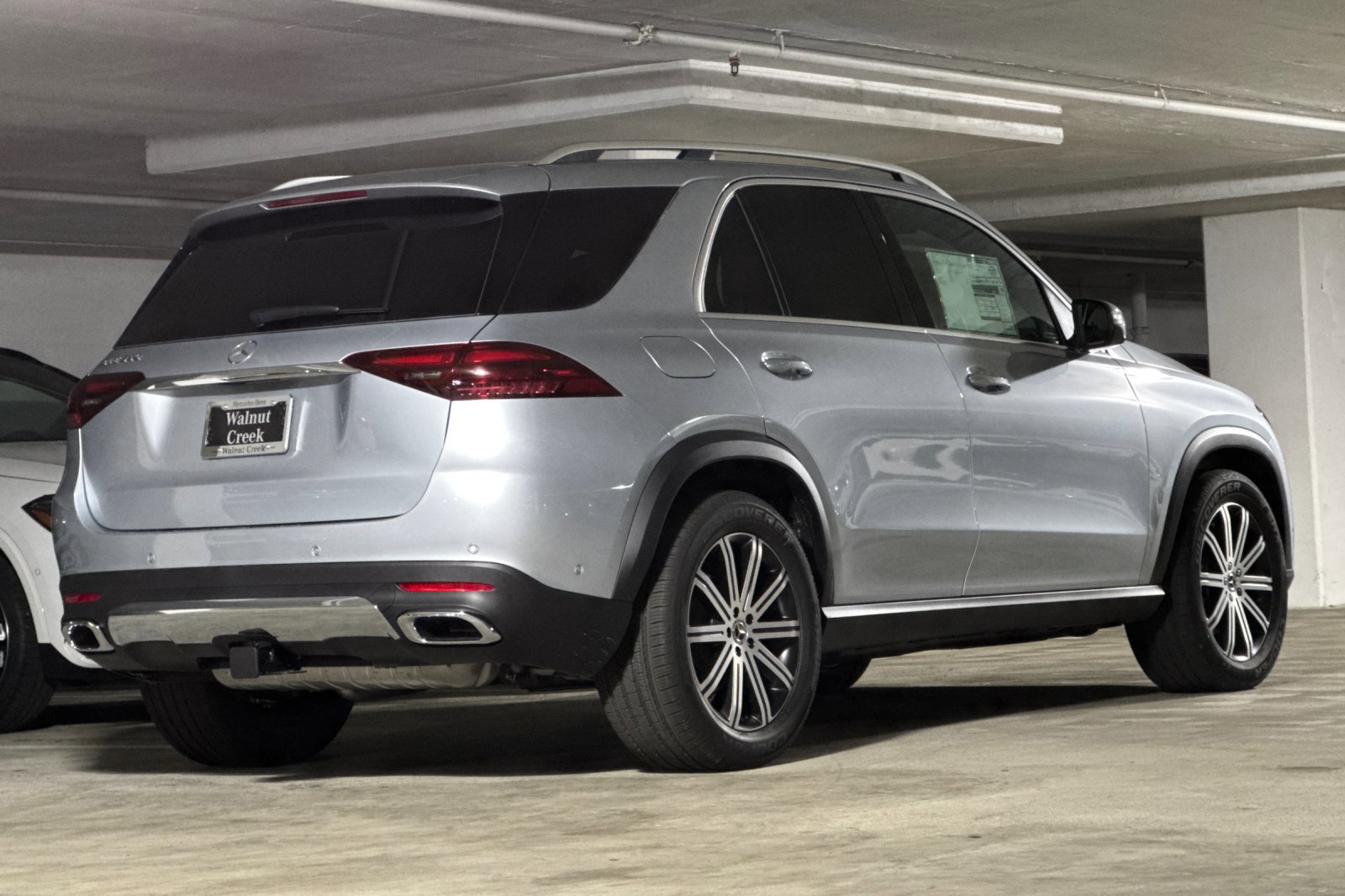 2025 Mercedes Benz GLE 350 photo 3