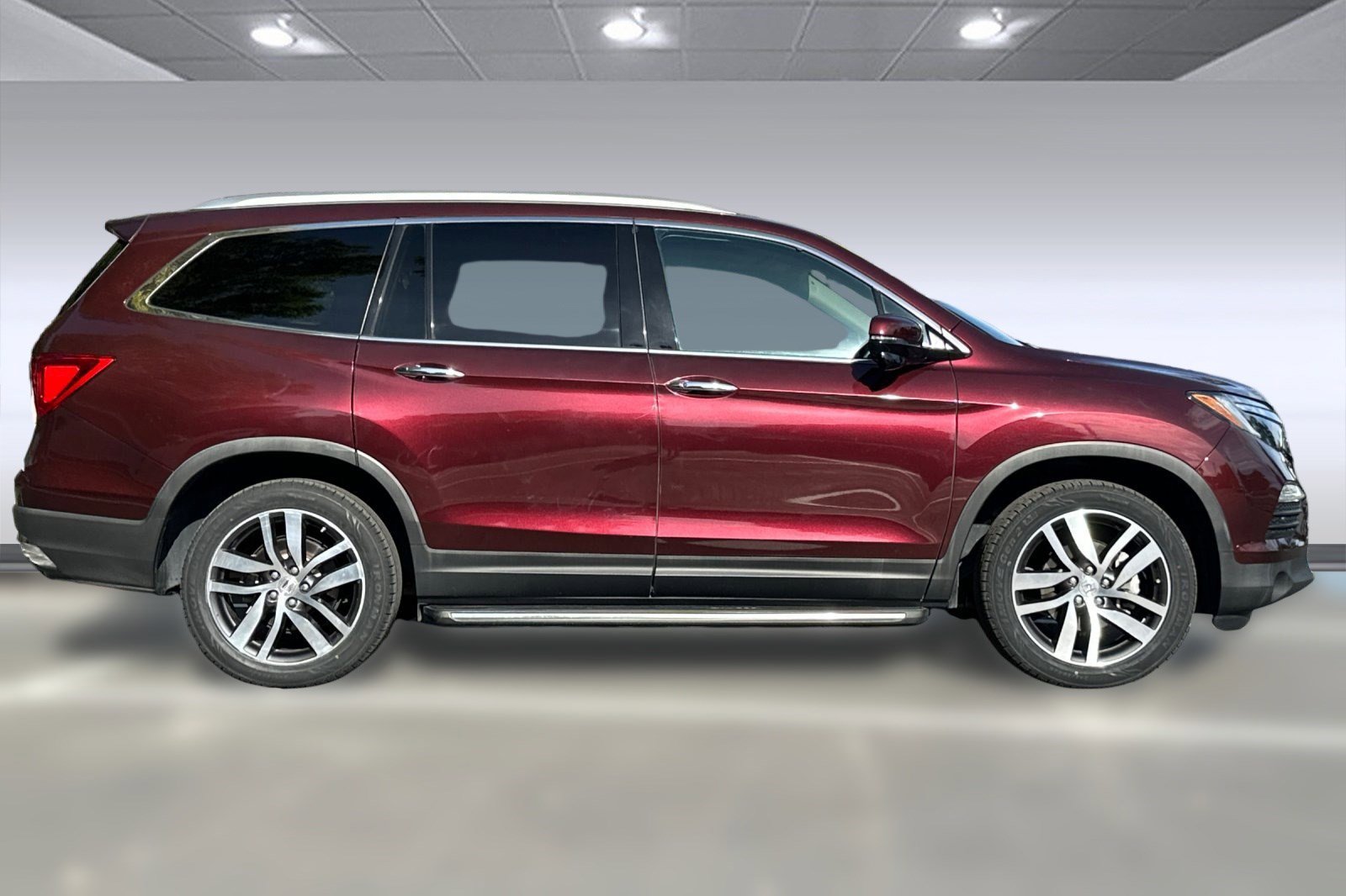 2017 Honda Pilot Touring photo 2