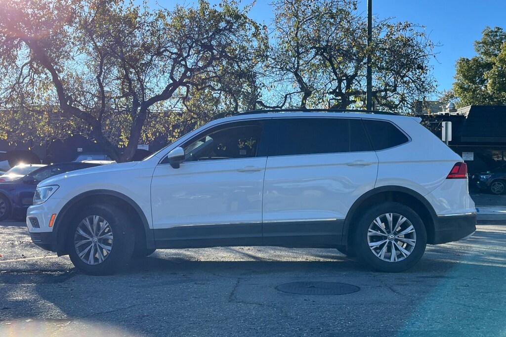 Used 2018 Volkswagen Tiguan 2.0T SE 4MOTION SUV
