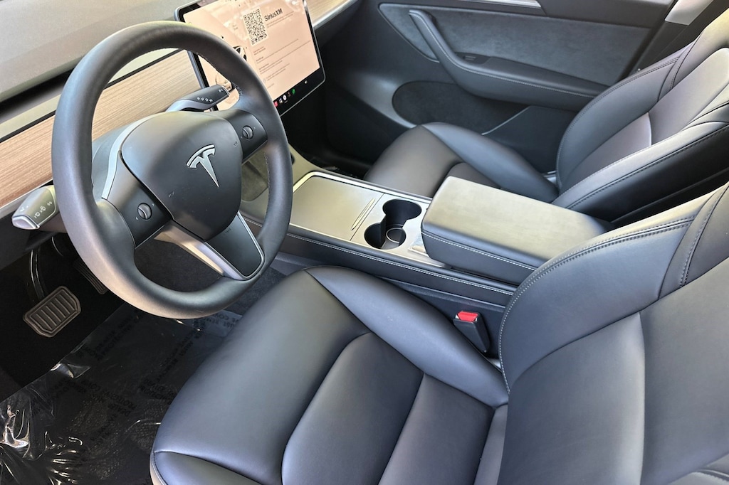 Used 2025 Tesla Model Y Long Range RWD *Ltd Avail* SUV